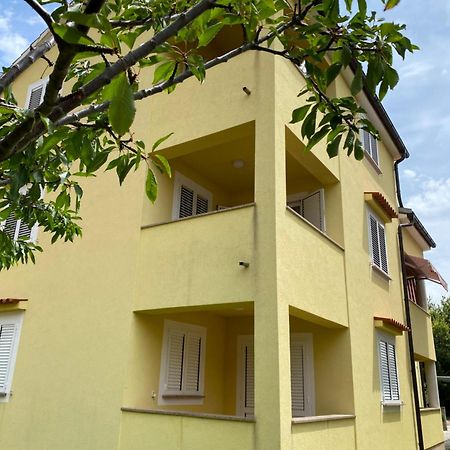 Apartments Luni Baška Eksteriør bilde