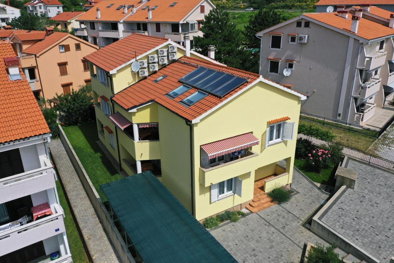 Apartments Luni Baška Eksteriør bilde