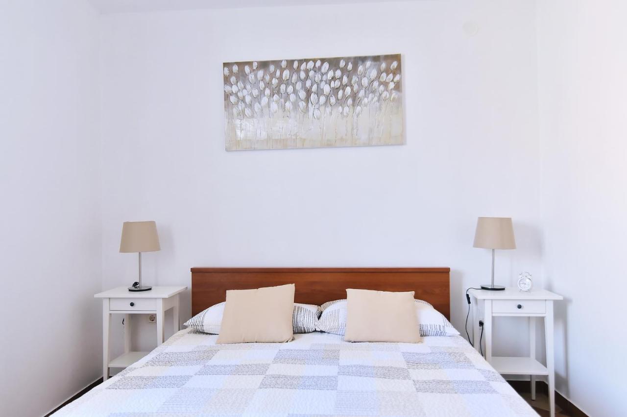 Apartments Luni Baška Eksteriør bilde