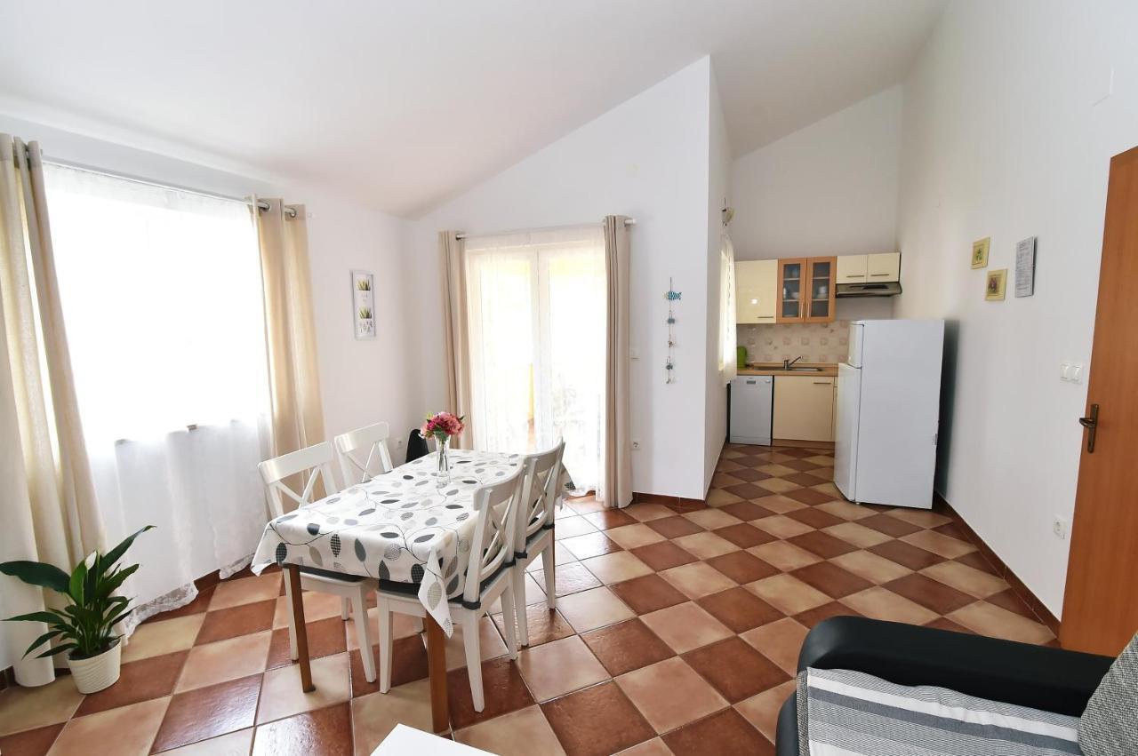 Apartments Luni Baška Eksteriør bilde