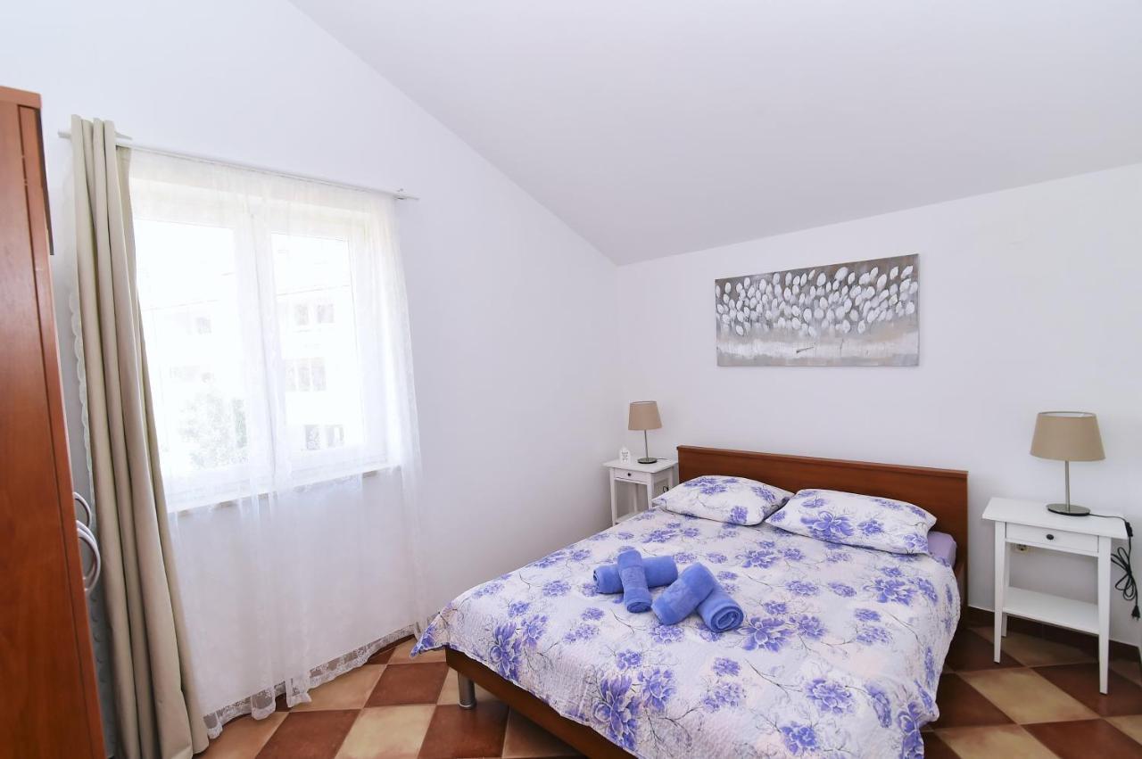 Apartments Luni Baška Eksteriør bilde