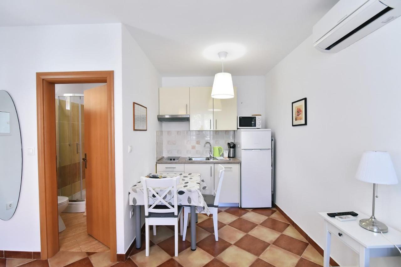 Apartments Luni Baška Eksteriør bilde
