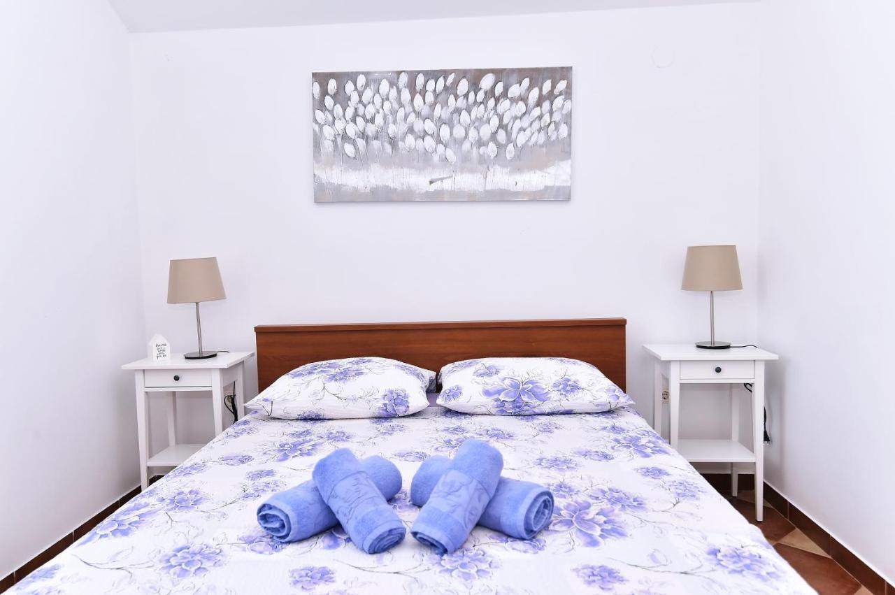 Apartments Luni Baška Eksteriør bilde