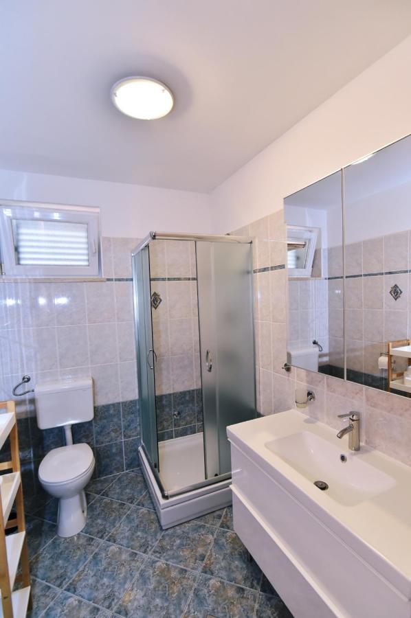 Apartments Luni Baška Eksteriør bilde