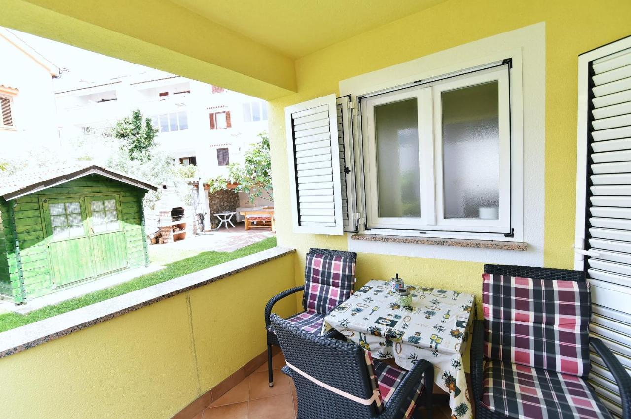 Apartments Luni Baška Eksteriør bilde